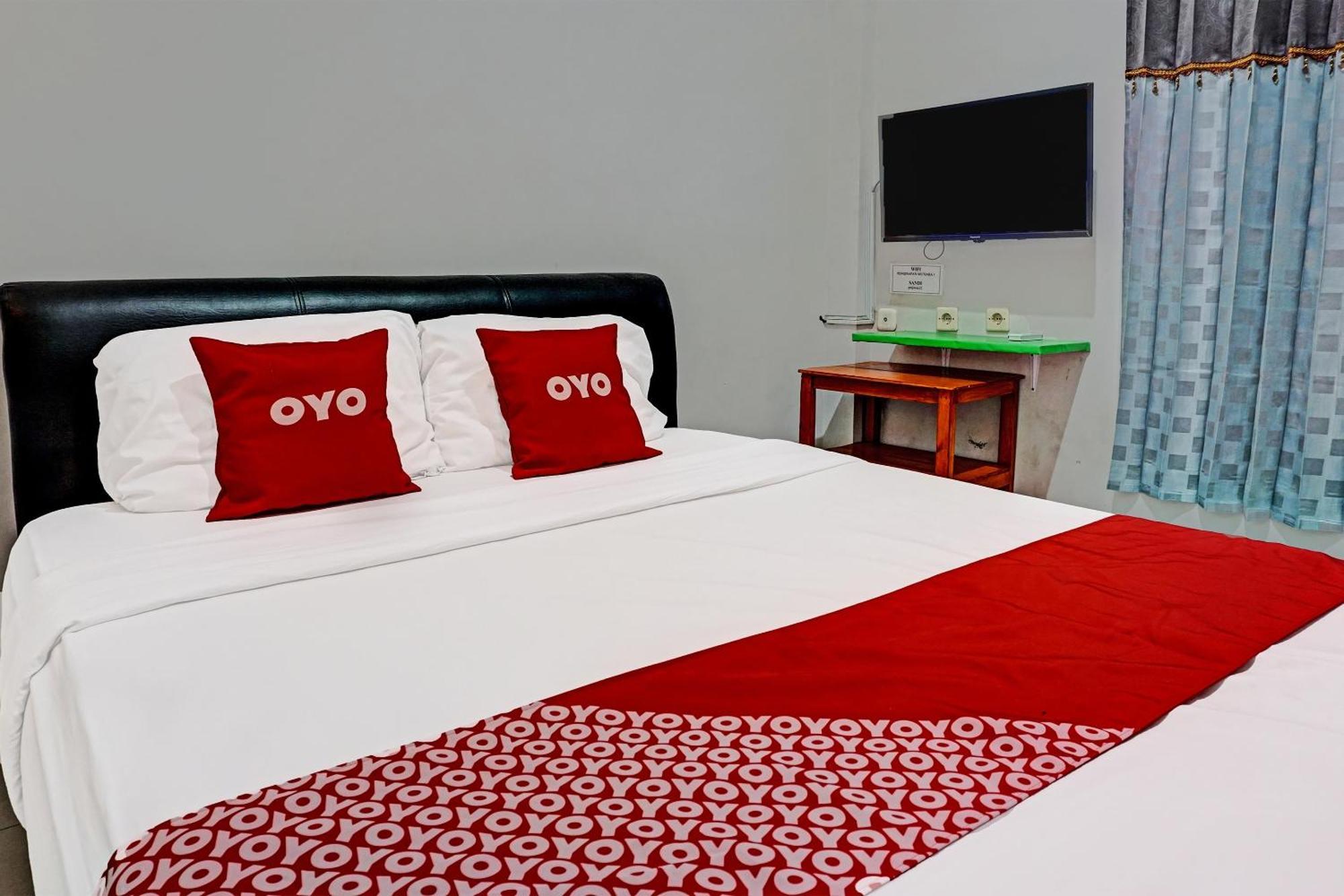 Oyo 91599 Penginapan Mutiara Madiun Exteriér fotografie